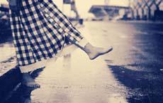 想象有只恐龍正要吃掉你